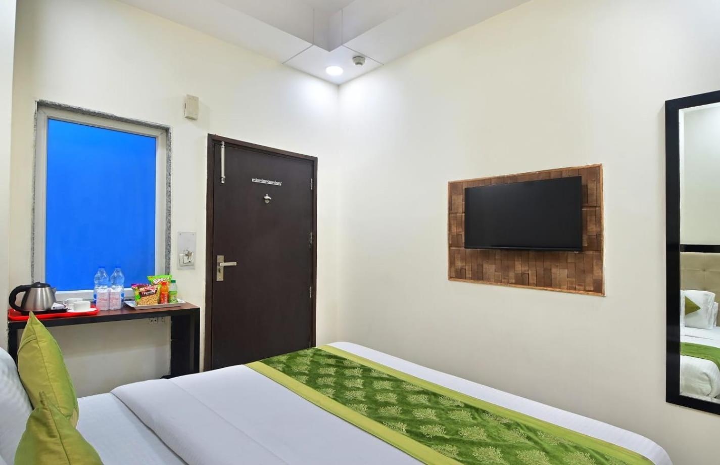 Hotel Emporio View - New Delhi Railway Station - Paharganj Extérieur photo