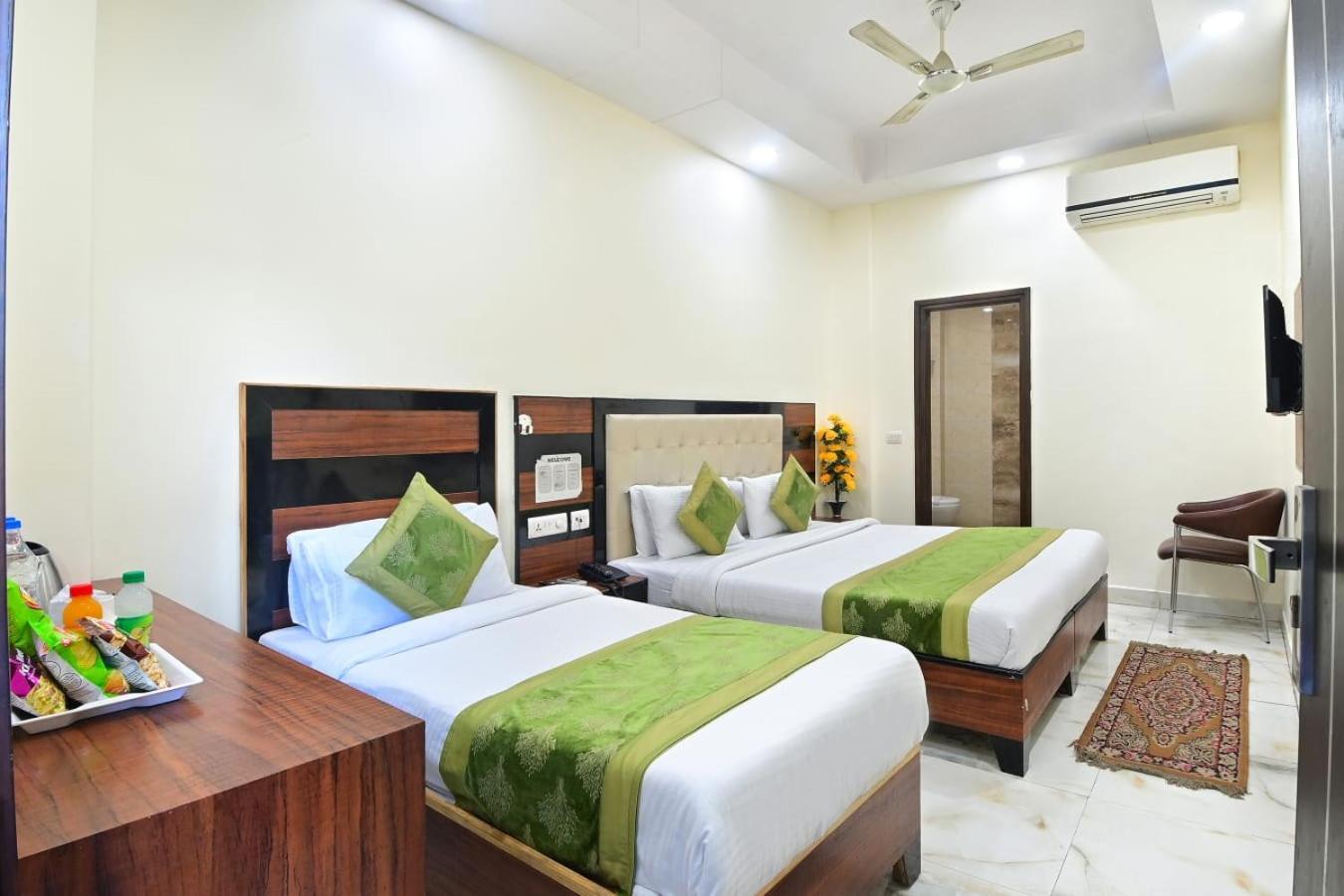 Hotel Emporio View - New Delhi Railway Station - Paharganj Extérieur photo