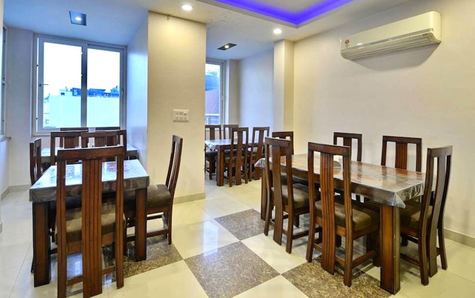 Hotel Emporio View - New Delhi Railway Station - Paharganj Extérieur photo